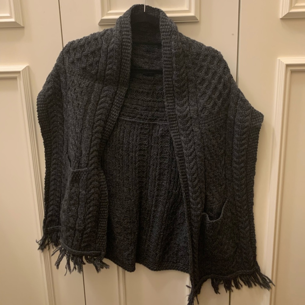 Hand cable knit 100% Merino wool from Ireland. Adorable Schaul.